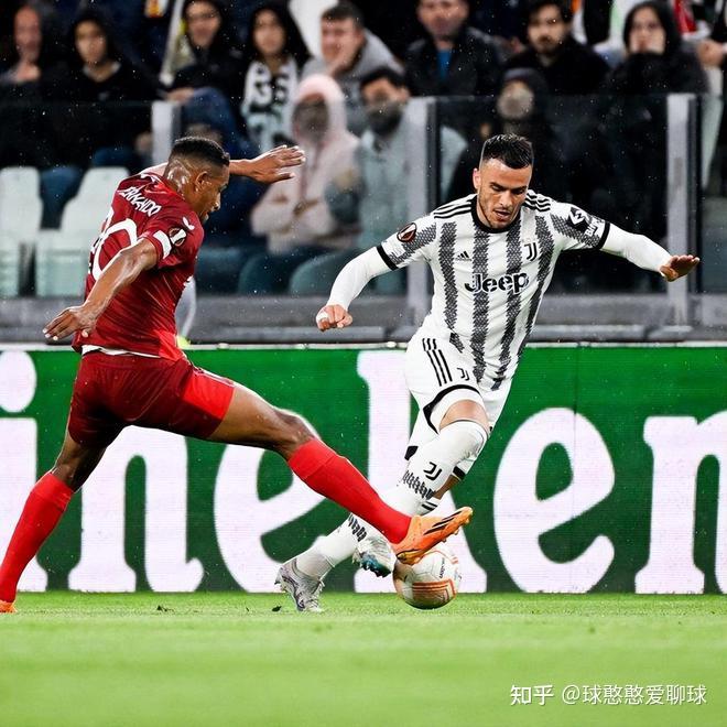 关于尤文险胜那不勒斯，博格巴补时绝平亚洲杯的信息